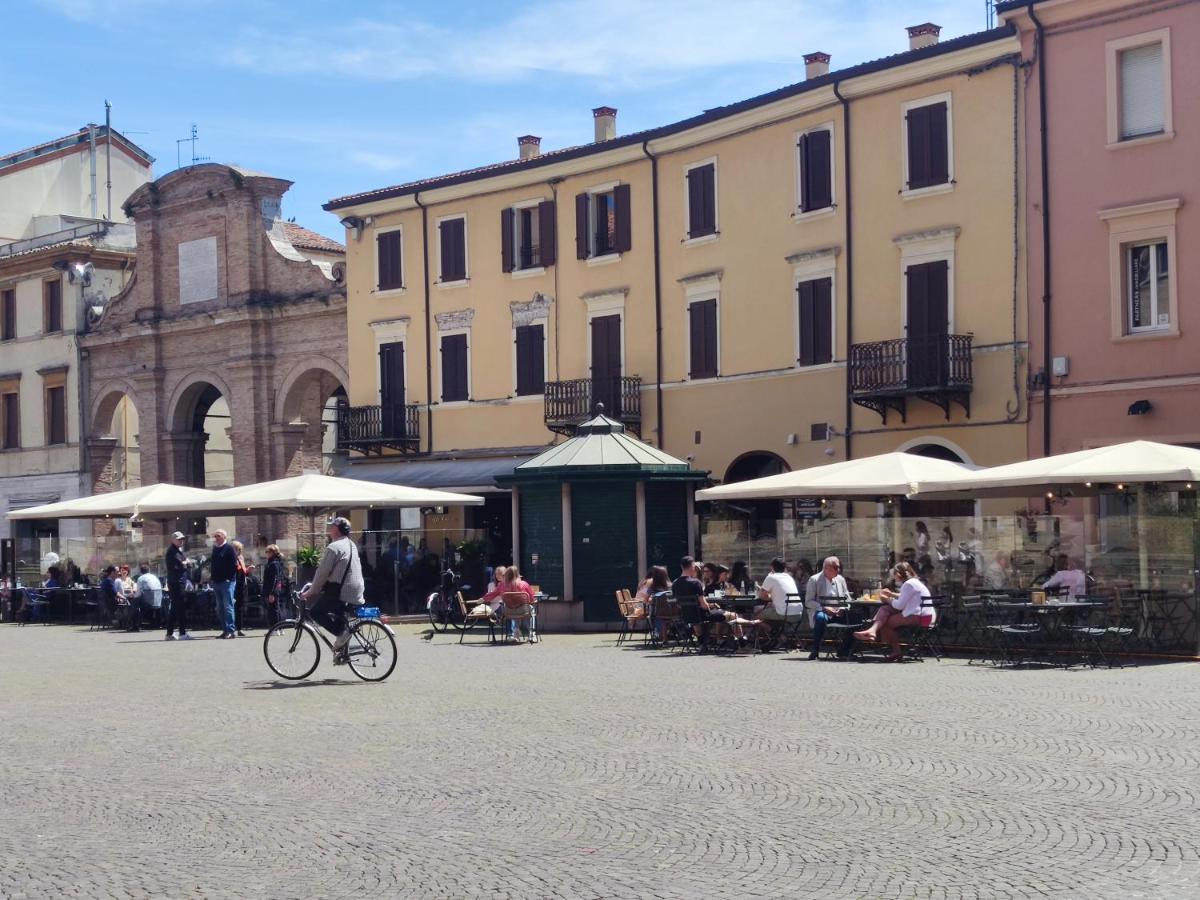 Appartamento In Piazza Cavour Centro Storico Rimini Exterior foto