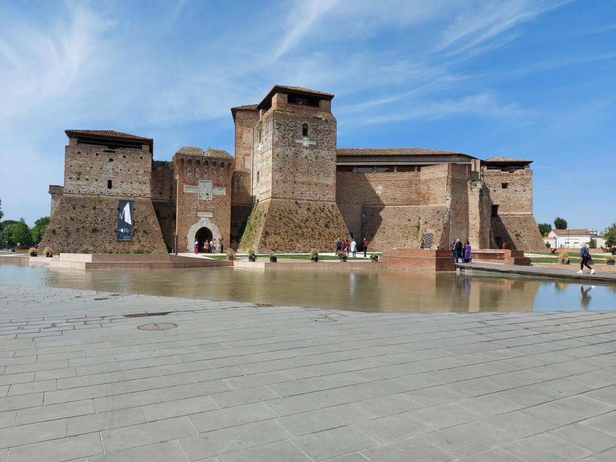 Appartamento In Piazza Cavour Centro Storico Rimini Exterior foto