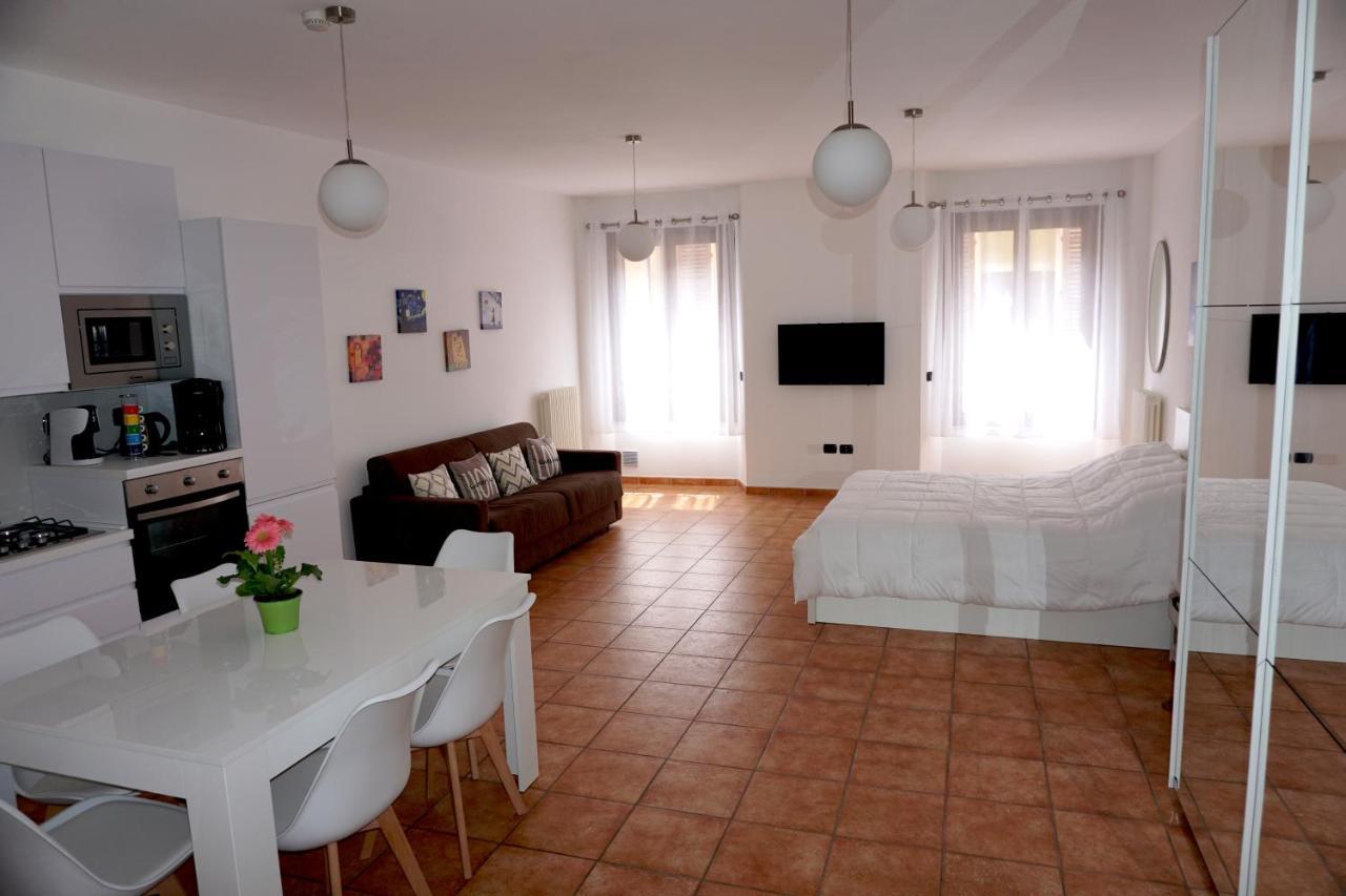 Appartamento In Piazza Cavour Centro Storico Rimini Exterior foto